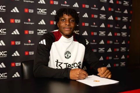 الأولى في الشتاء.. مانشستر يونايتد يضم لاعب ليتشي 